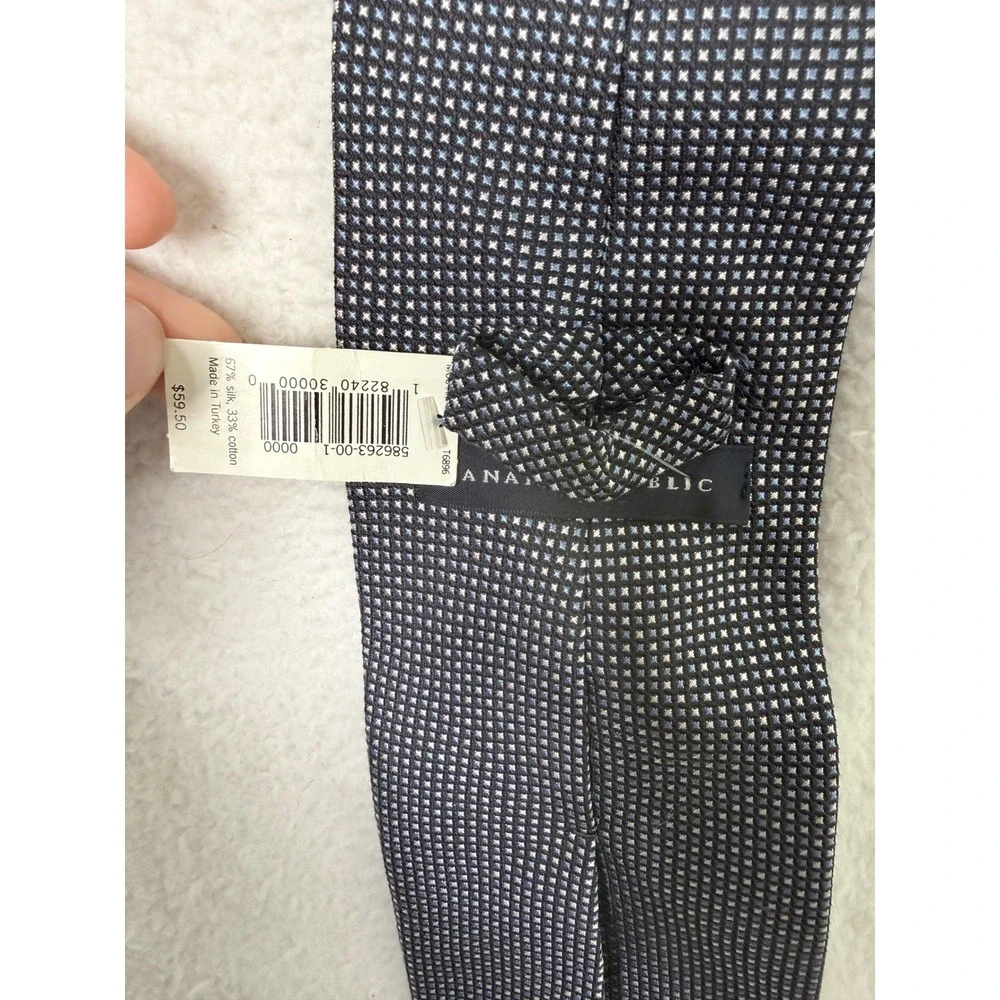 Banana Republic Mens Navy Blue‎ Silk Cotton Micro Pattern Necktie 586263-00-1